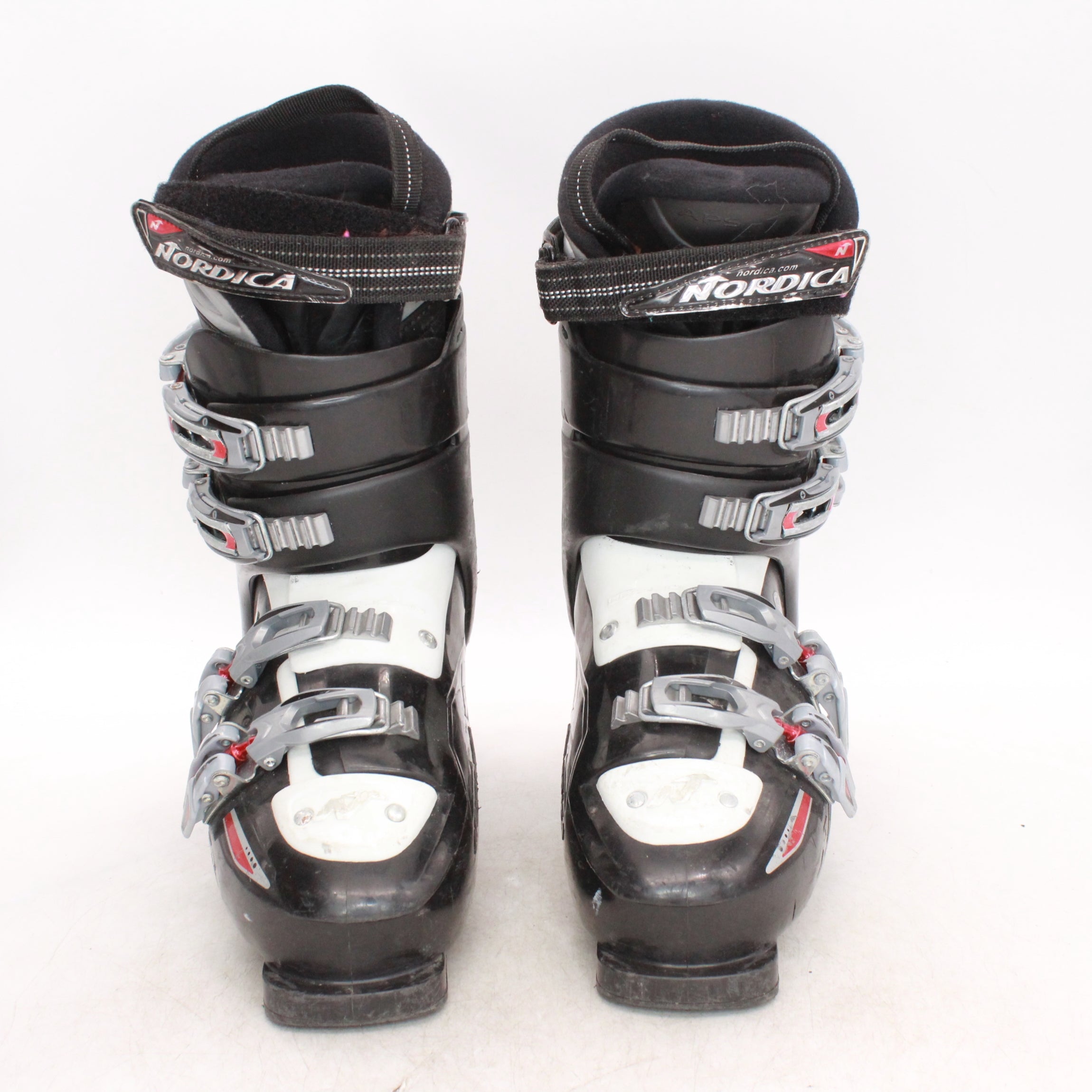 Nordica Easy Move Adult Boots - Size 8 / Mondo 26 Used