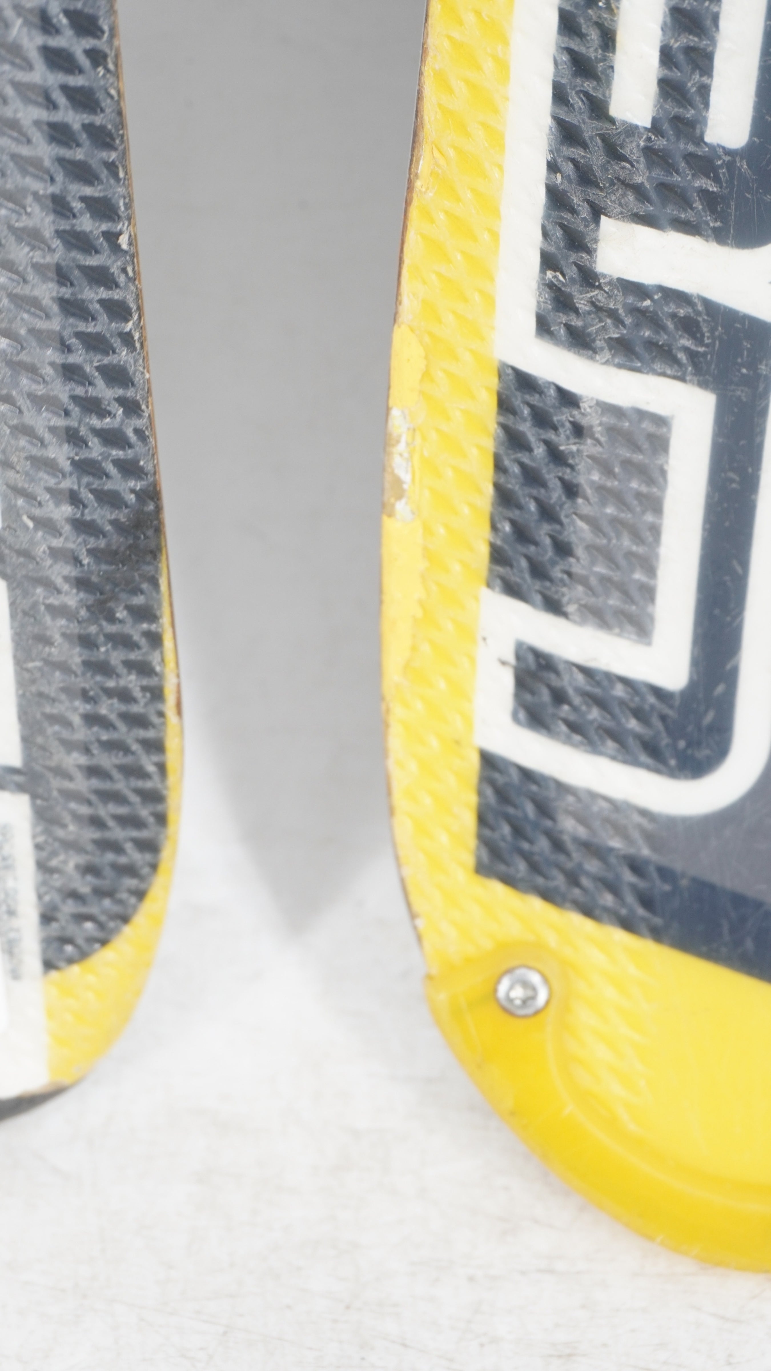 Elan Exar Adult Skis with Bindings - 140 cm Used