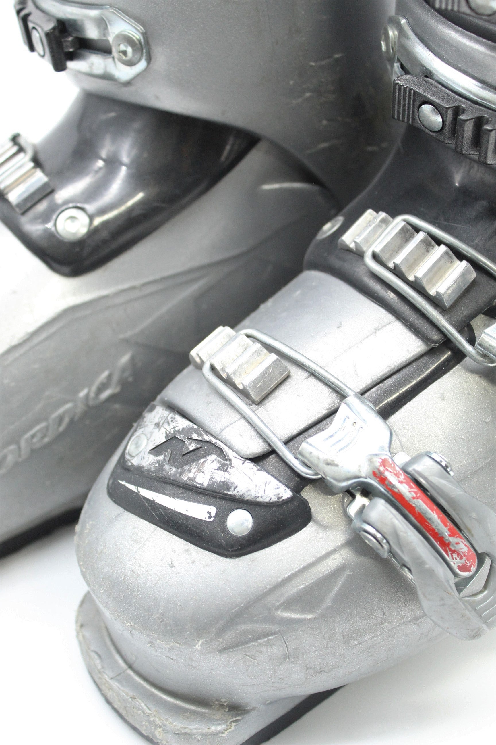 Nordica Easy One 5 Ski Boots - Size 6 / Mondo 24 Used